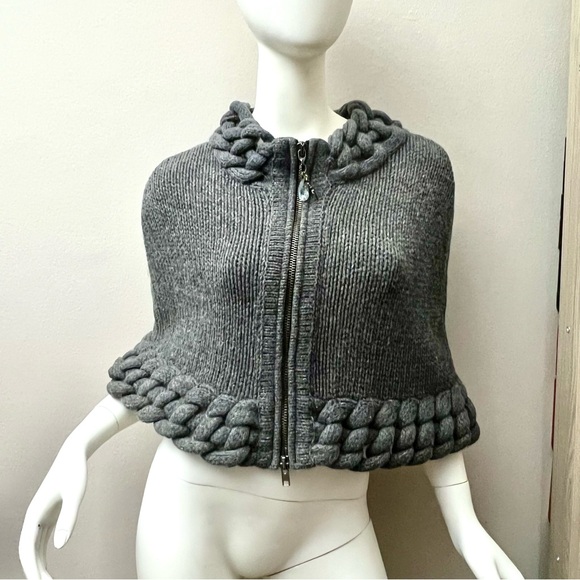 ROBERTA SCARPA Grey 100% Wool Knitted Poncho Made in ITALY Size M fits S-M - Picture 1 of 7